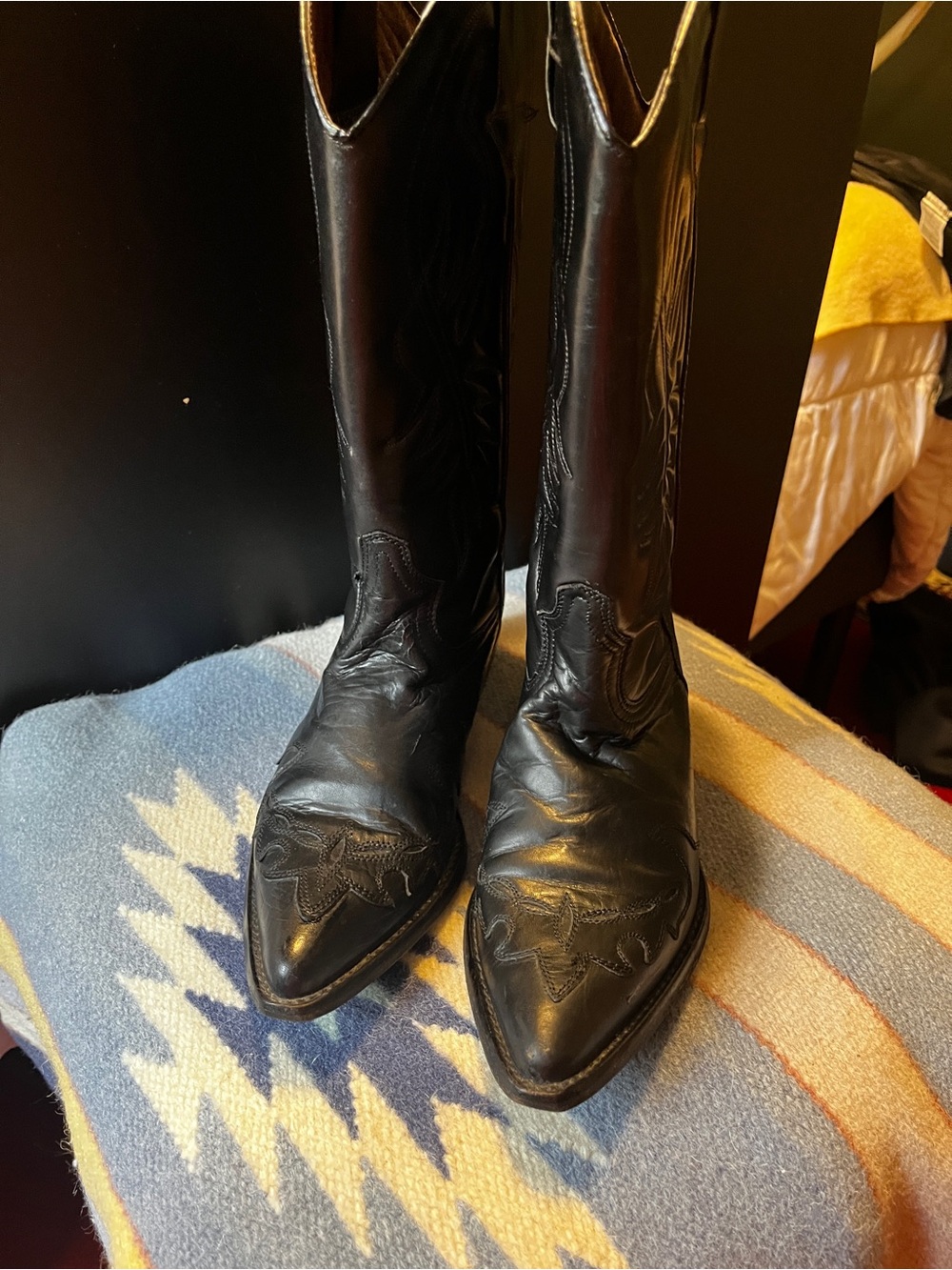 Vintage GUESS Women’s Black Leather Western Cowboy Boots